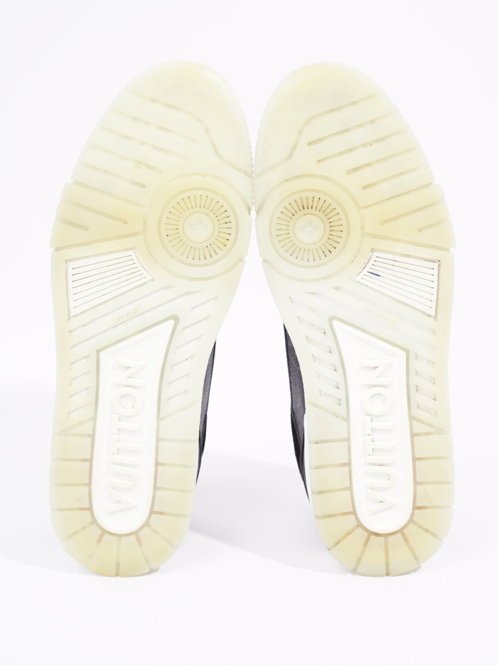 N372O LOUIS VUITTON MENS VIRIGL ABLOH SNEAKER BLACK / WHITE