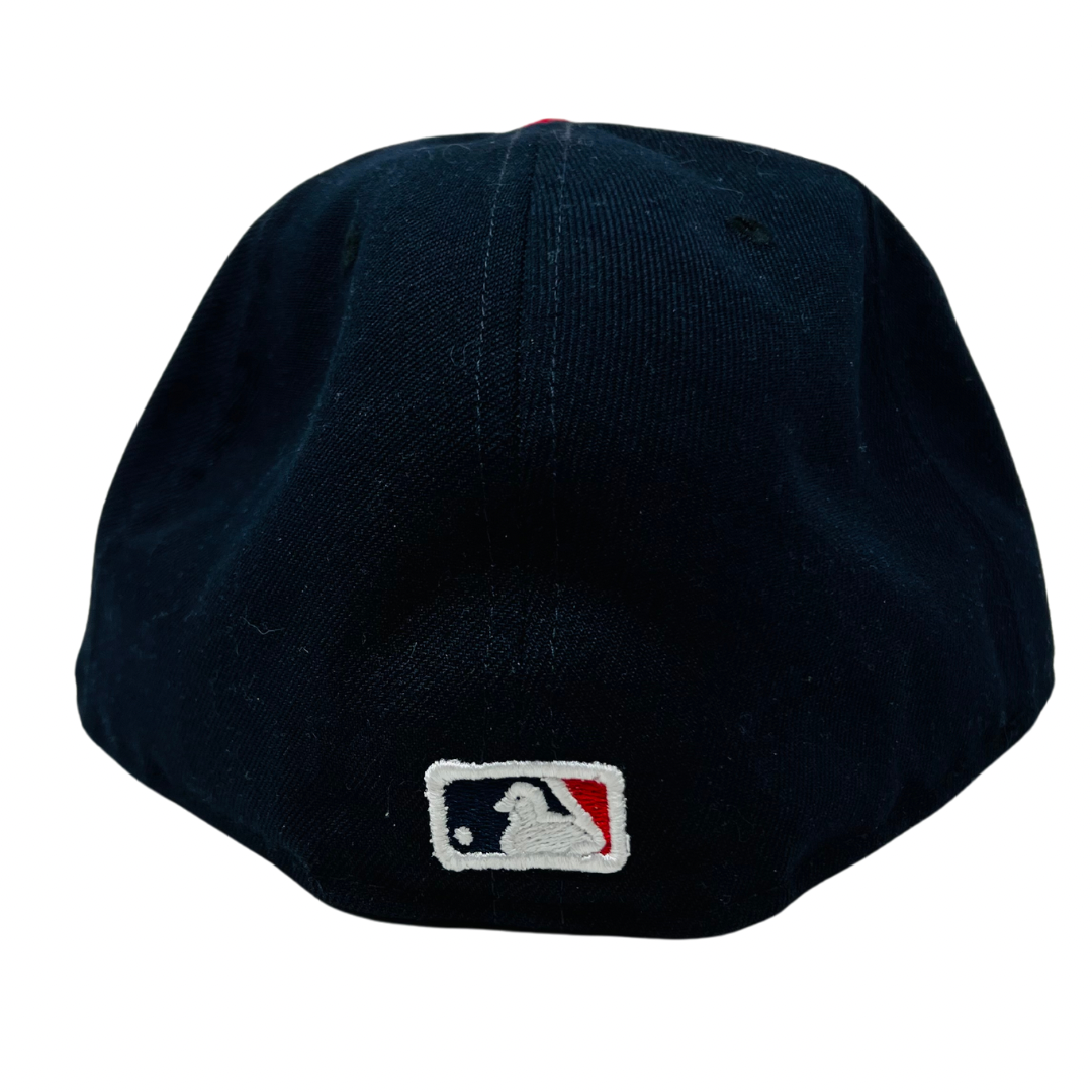 N373O Gorra SnapBack New Era Atlanta Braves Black On White 59FIFTY - Calzado de mujer y hombre