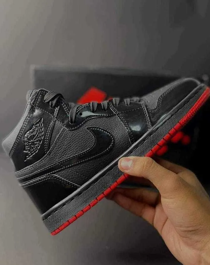 N370O Air Jordan 1 Retro High OG BG JORDAN 1 PIEL NEGRO ROJO SUELA ROJA - Calzado de mujer y hombre