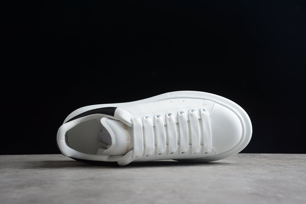 (G5) Alexander McQueen tenis bajos Oversize Talon Piel Negro