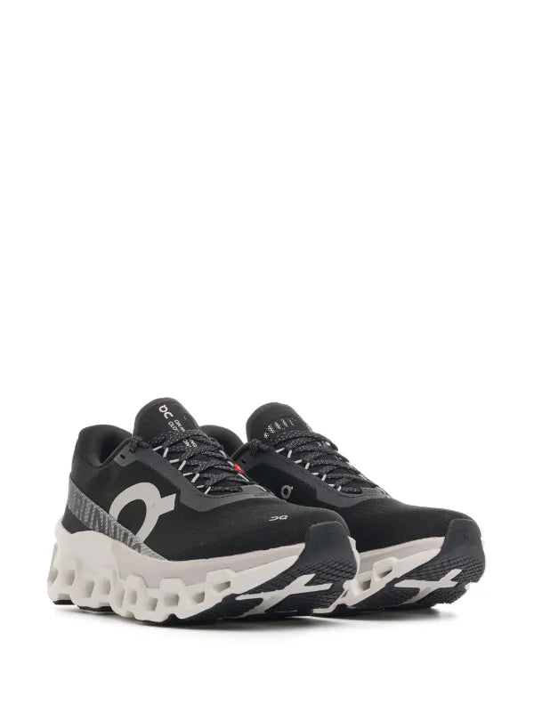 On Running tenis Cloudmaster 2 negro blanco