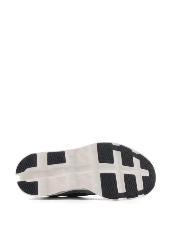 On Running tenis Cloudmaster 2 negro blanco