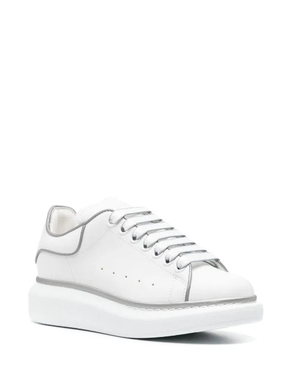 N374O (G5) Alexander McQueen
tenis oversize reflective Alexander mcQueen tenis bajo color Blanco