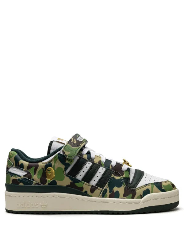 adidas "tenis Forum 84 Low ""30th Anniversary Green Camo"" de adidas x BAPE" - Calzado de mujer y hombre