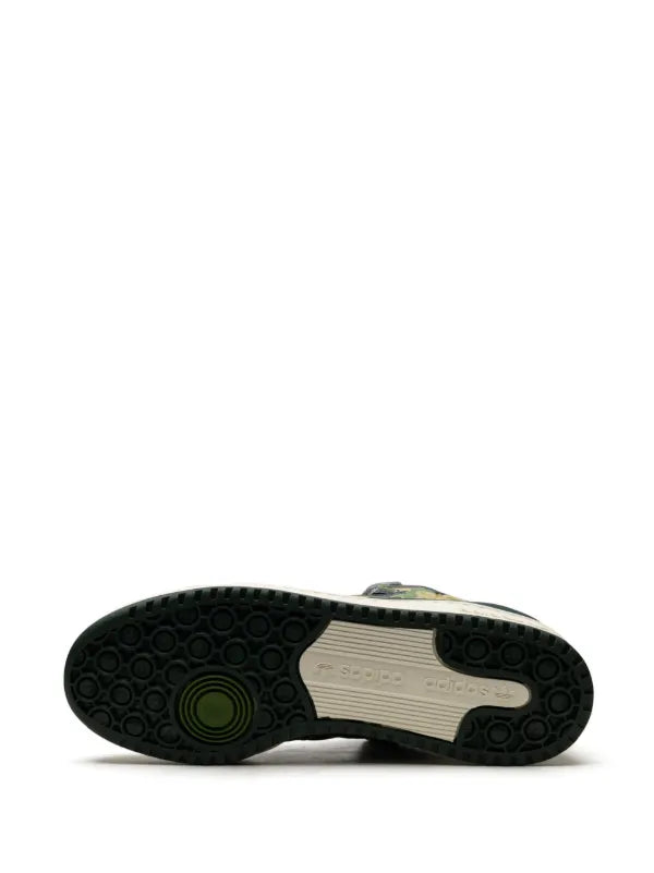 adidas "tenis Forum 84 Low ""30th Anniversary Green Camo"" de adidas x BAPE" - Calzado de mujer y hombre