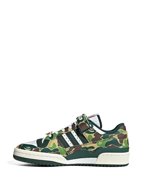 adidas "tenis Forum 84 Low ""30th Anniversary Green Camo"" de adidas x BAPE" - Calzado de mujer y hombre