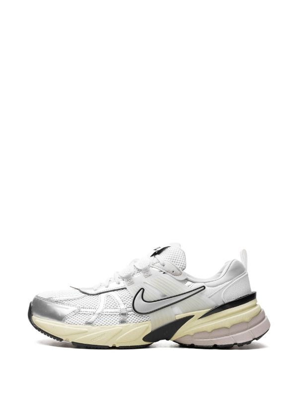 Nike tenis V2K Run Pure Platinum/Metallic Silver Vomero