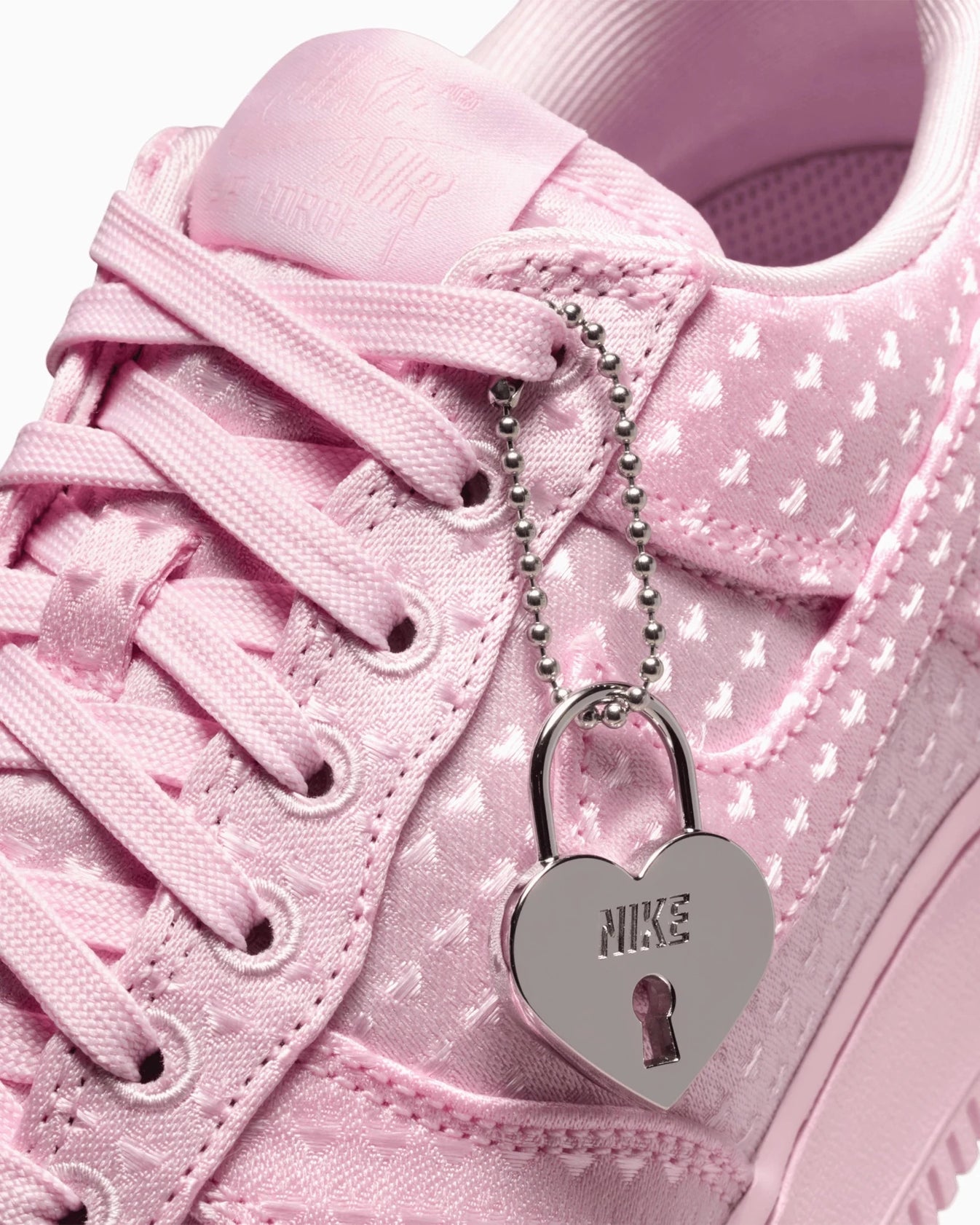 Nike Air Force 1 Low Valentine's Day 2026 - Calzado de mujer y hombre