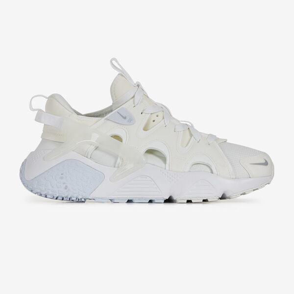 N373O NIKE’S NEW AIR HUARACHE CRAFT SURFACES IN “WHITE