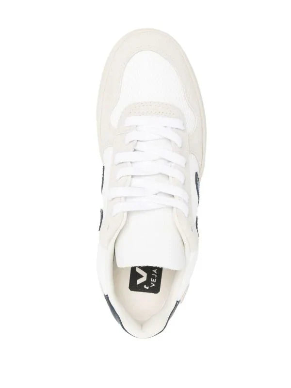 Veja v-10 tenis bajos black and white gamuza