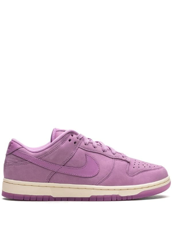 N373O 
Nike
Dunk Low "Rush Fuchsia" sneakers