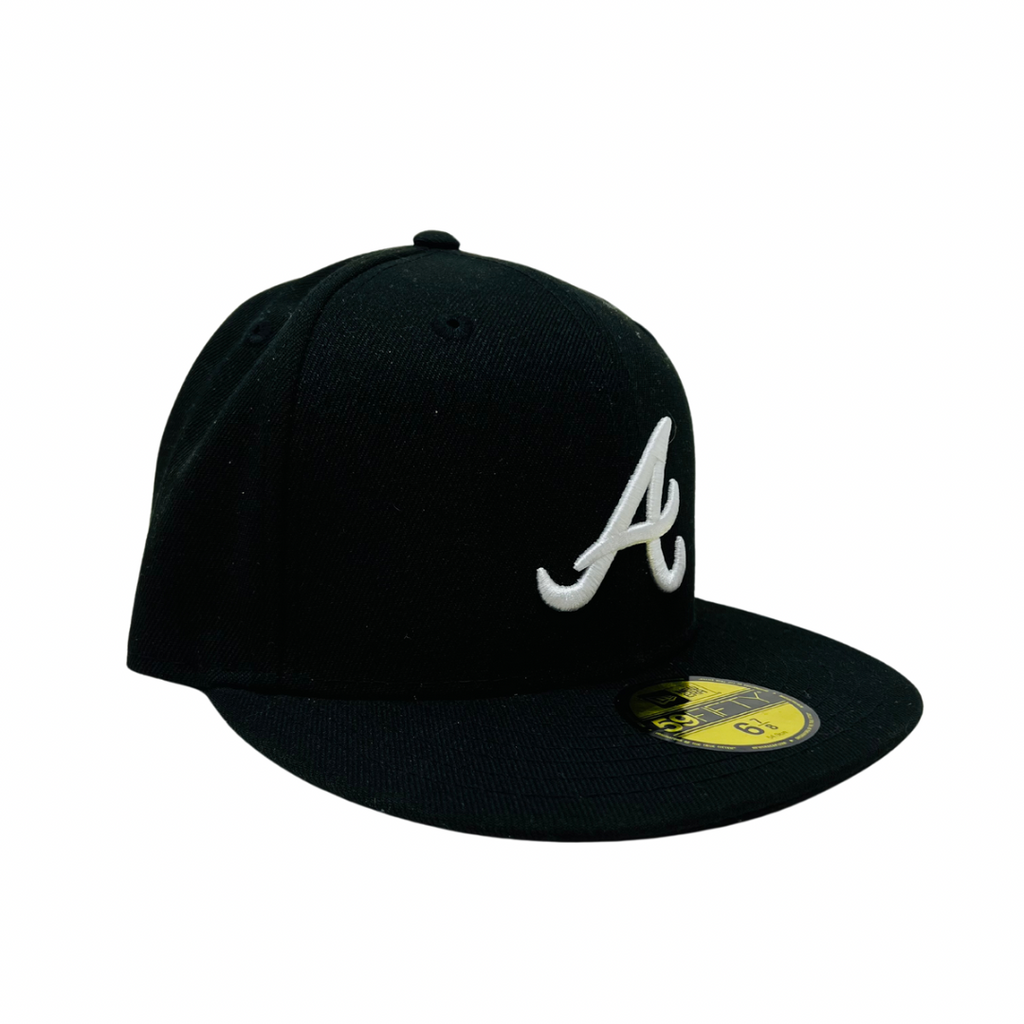 Gorra SnapBack New Era Atlanta Braves Black On White 59FIFTY Cerrada negro blanco
