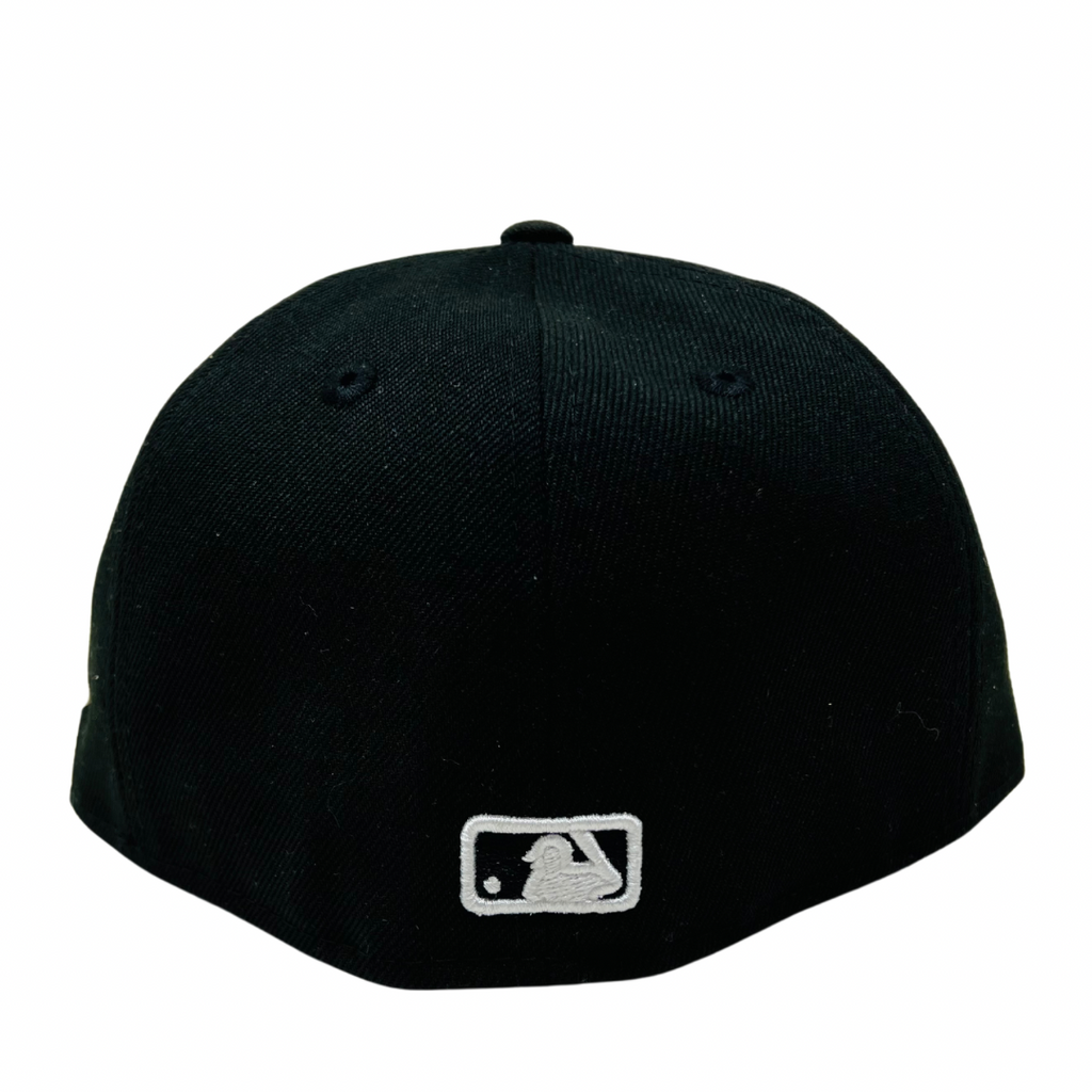 Gorra SnapBack New Era Atlanta Braves Black On White 59FIFTY Cerrada negro blanco