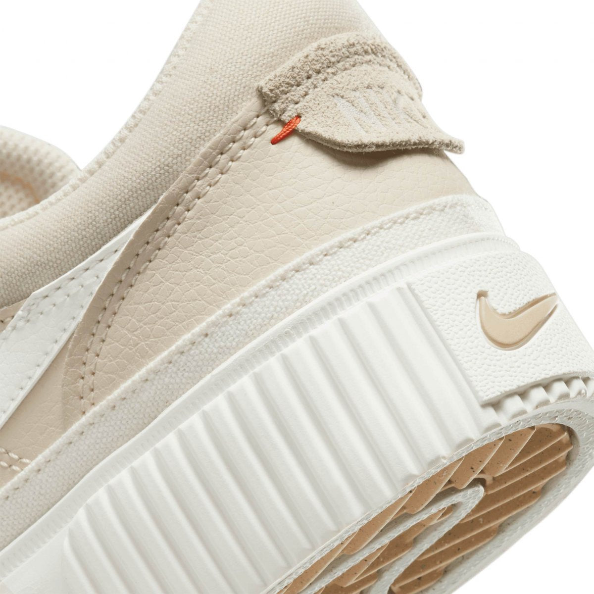 N374O Nike Court Legacy Lift Calzado para mujer beige