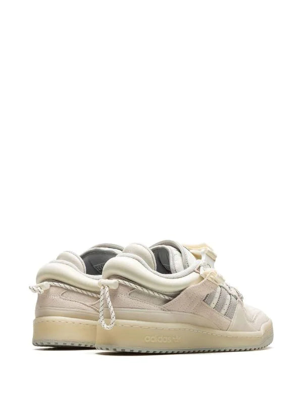 N372O adidas tenis Forum Buckle Low de adidas x Bad Bunny blanco