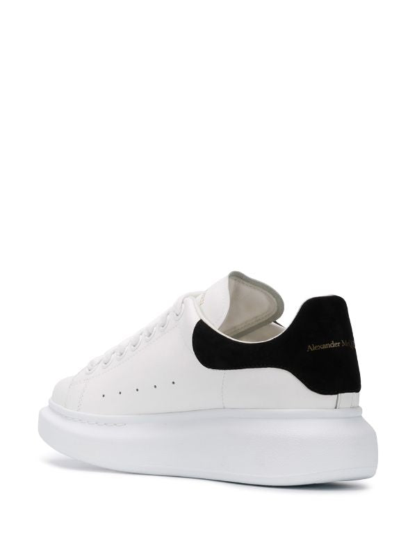 N373O (G5) Alexander McQueen tenis bajos Oversize Talon Gamuza Negro