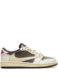 N370O Air Jordan 1 Low OG x Travis Scott Reverse Mocha