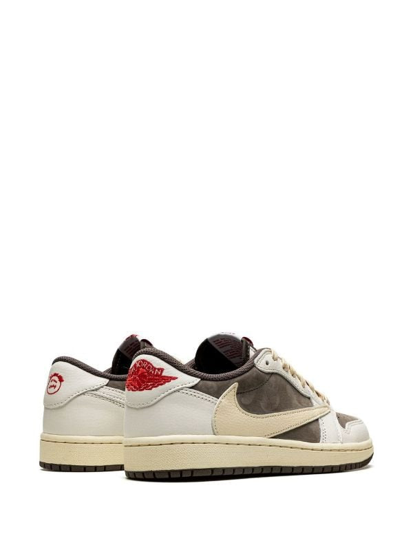 N370O Air Jordan 1 Low OG x Travis Scott Reverse Mocha