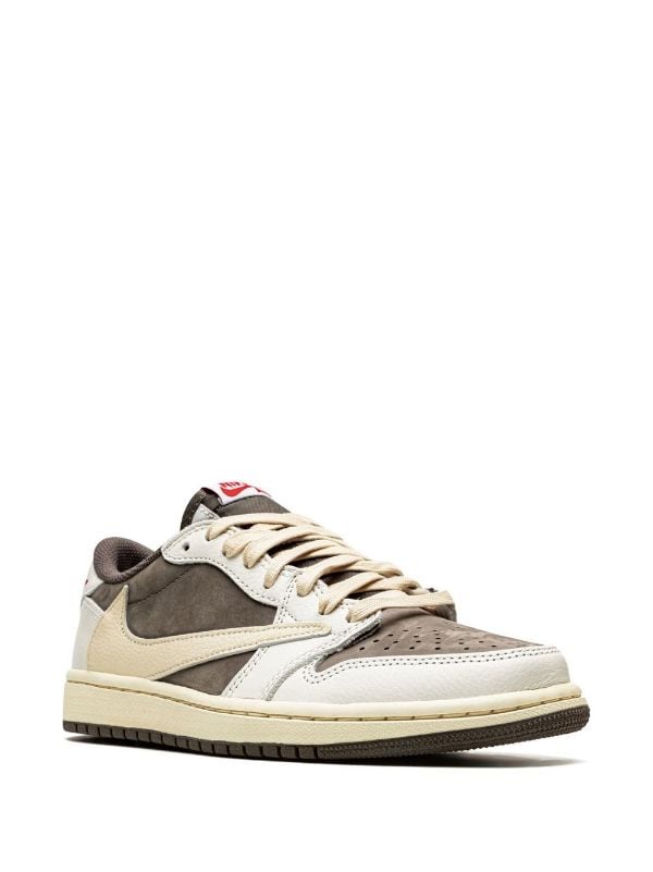 N370O Air Jordan 1 Low OG x Travis Scott Reverse Mocha